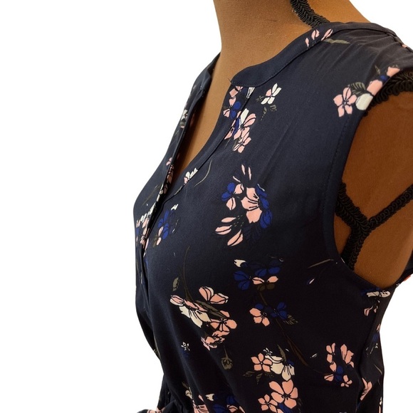 41 Hawthorne Navy Blue Knee Length Dress With Pink Flowers and Button V-Neck NWT - Picture 4 of 6